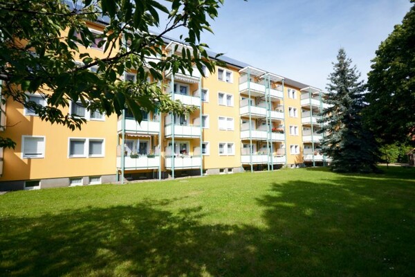 3-Raumwohnung mit Südbalkon in grüner Lage!