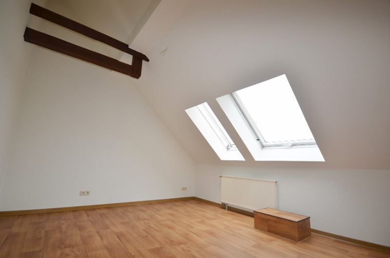 Charmante und großzügige Dachgeschosswohnung! - Foto 3