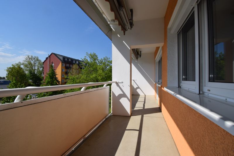 exposee-first-image